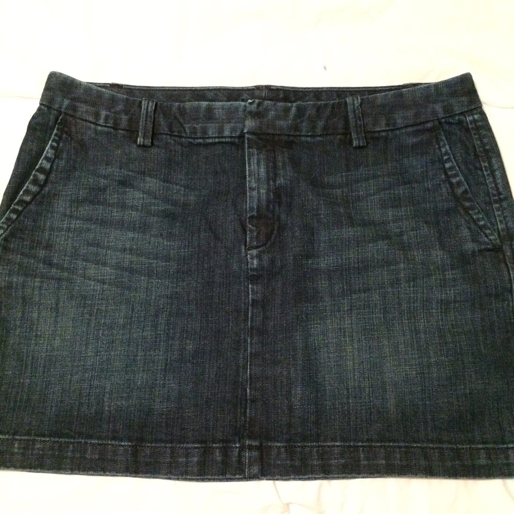 GAP jean mini skirt